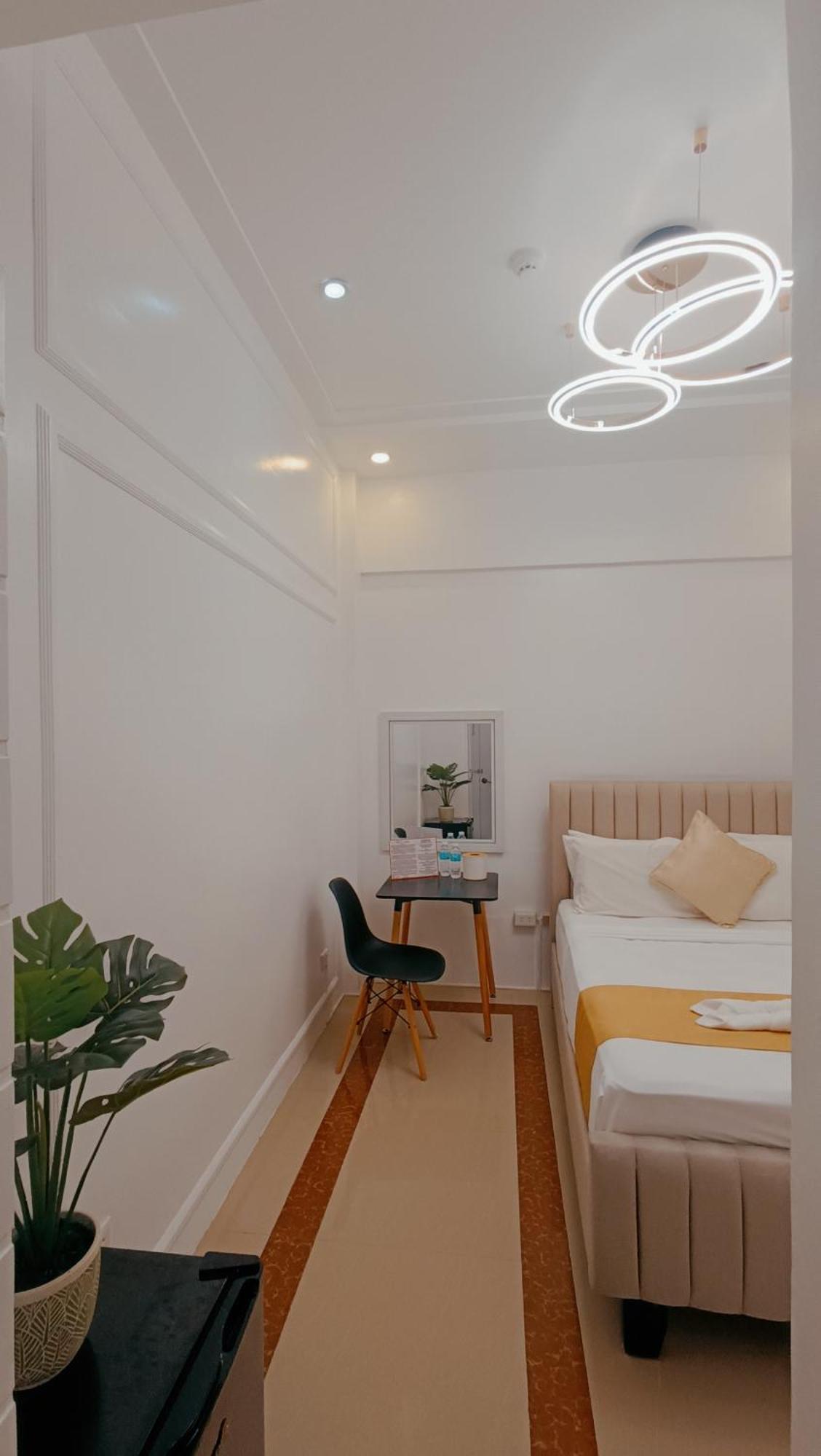 Elizabeth Hotel - Naga Pili  Экстерьер фото