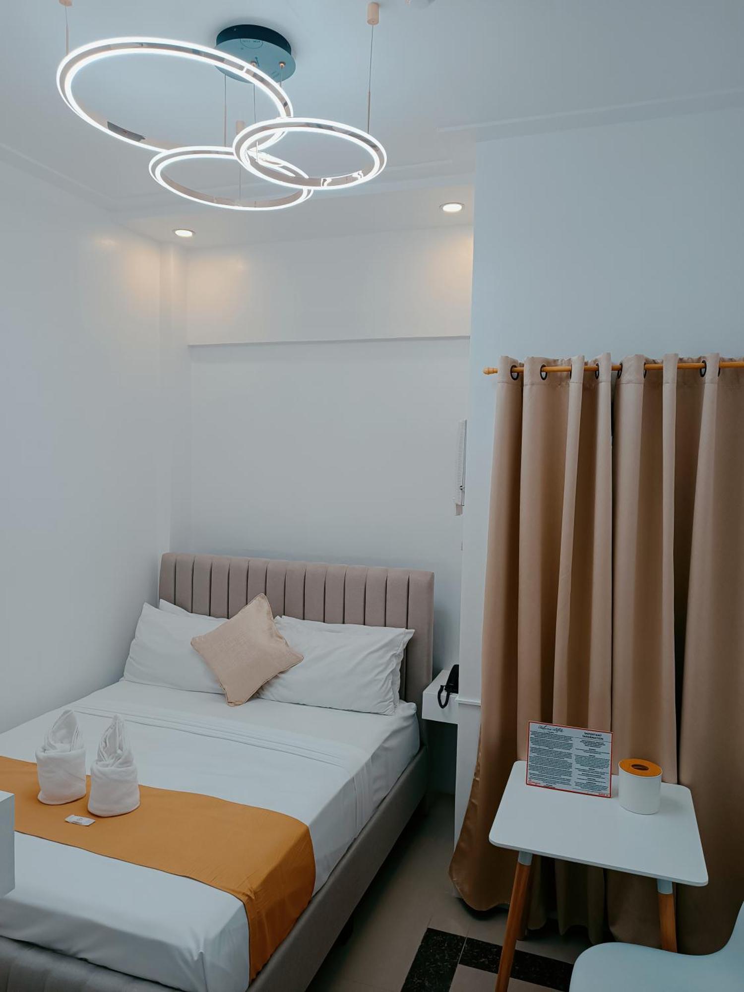 Elizabeth Hotel - Naga Pili  Экстерьер фото
